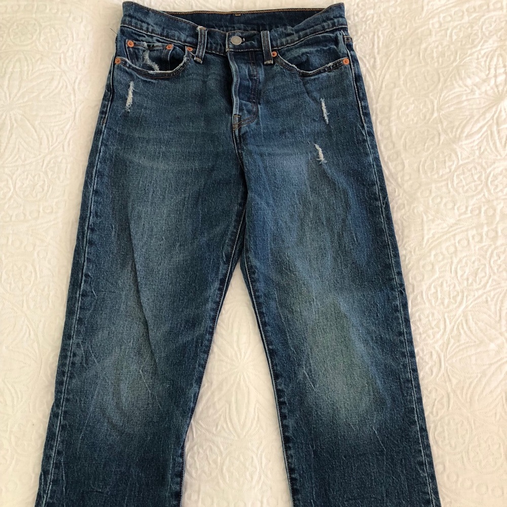 Levi’s wedgie straight leg jean size 27